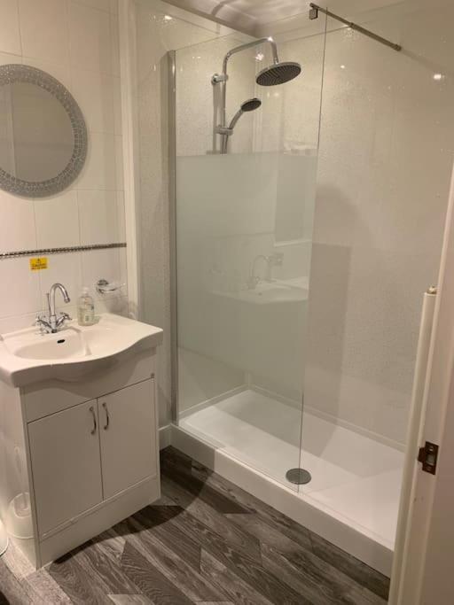 Rocco's A Beautiful 3 Bedroom Sewerby