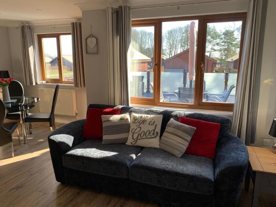 Rocco's A Beautiful 3 Bedroom * Sewerby