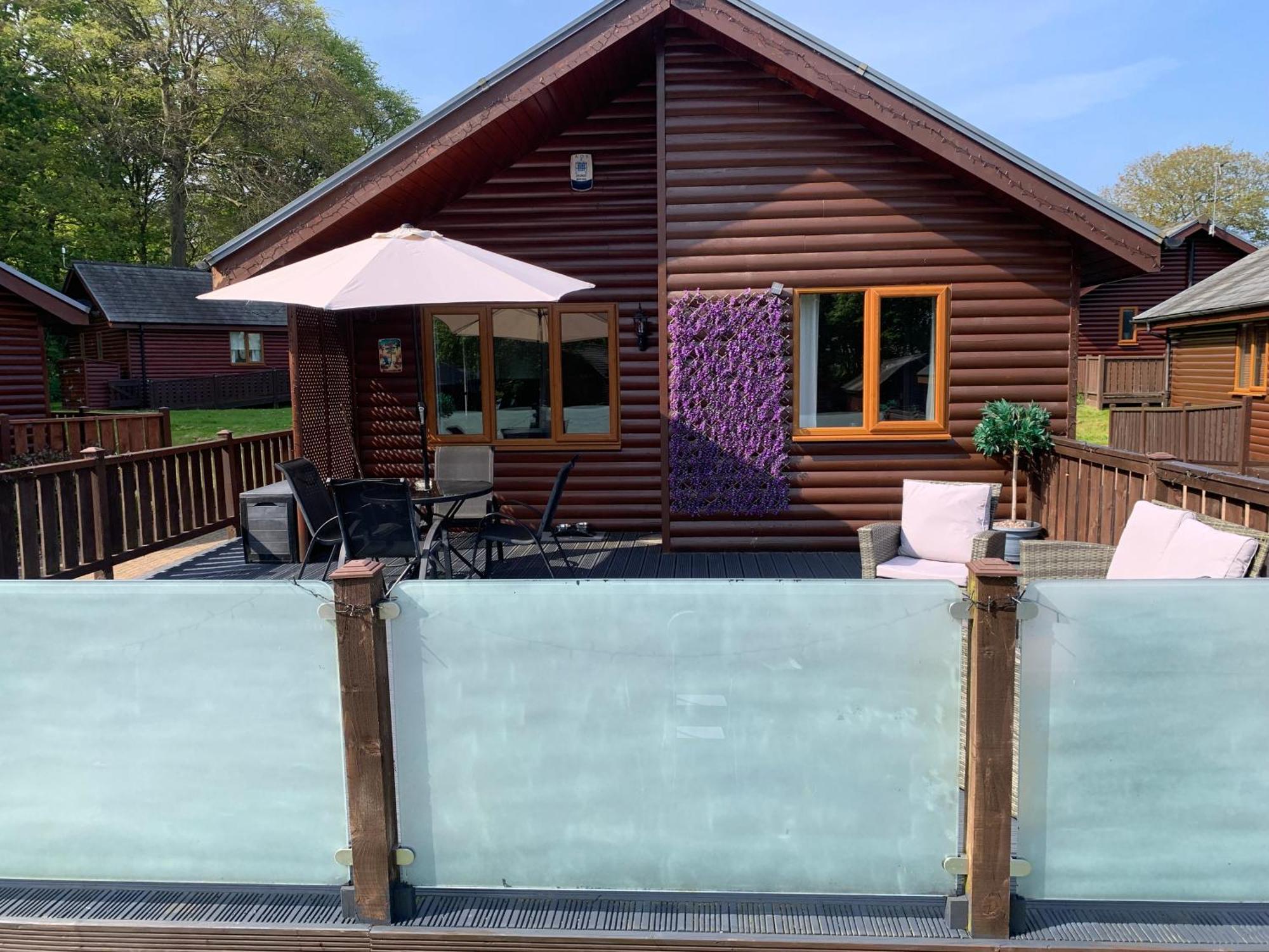 Rocco's A Beautiful 3 Bedroom * Sewerby